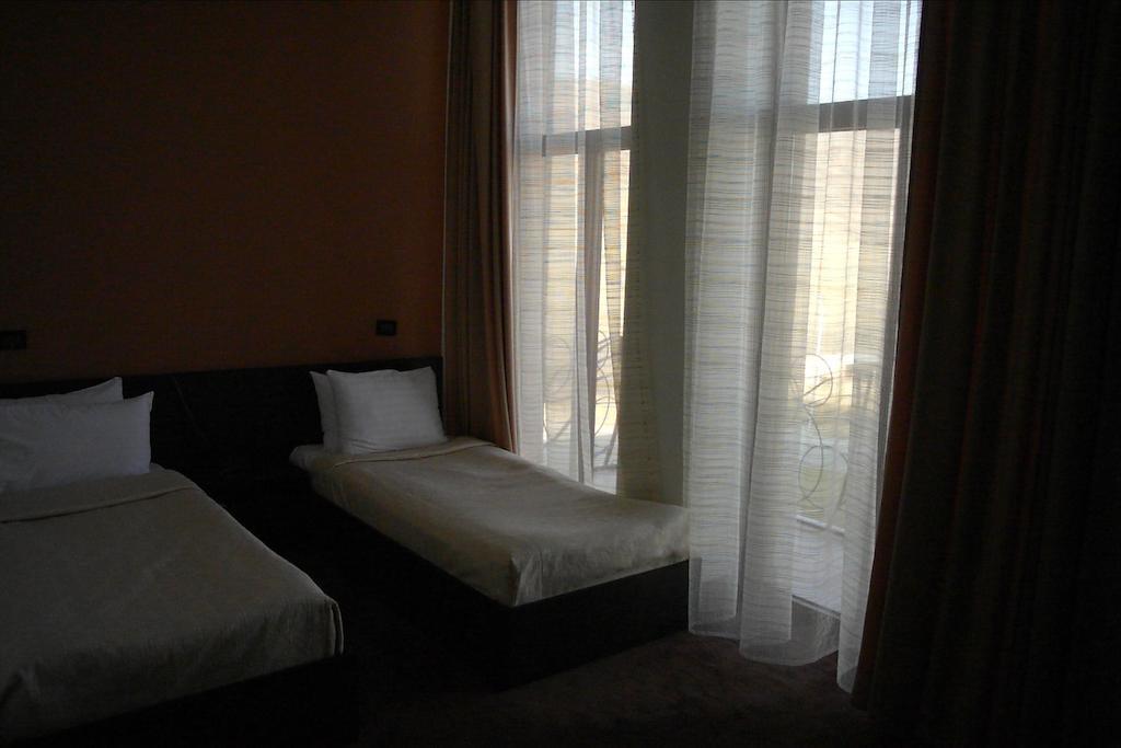 ארזאקאן Akhtamar Hotel Cjsc חדר תמונה
