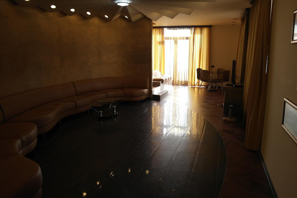 ארזאקאן Akhtamar Hotel Cjsc חדר תמונה